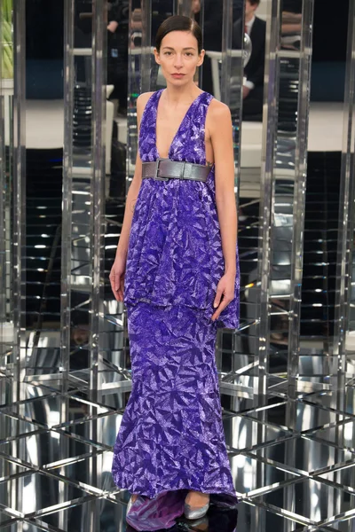 Look 48